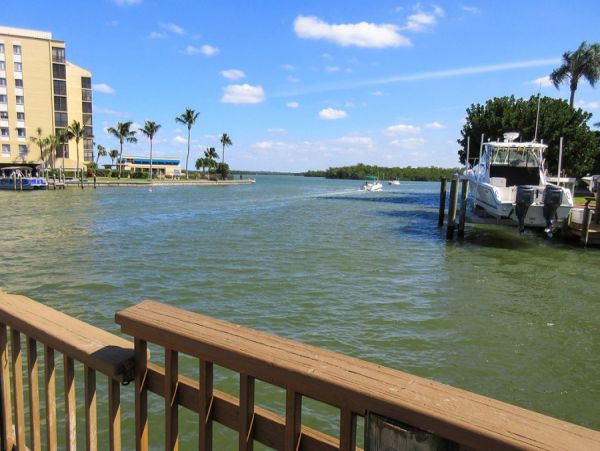 Great Condo Overlooking Estero Bay, Short Walk to Beach