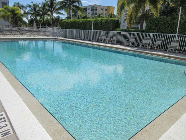 Great Condo Overlooking Estero Bay, Short Walk to Beach