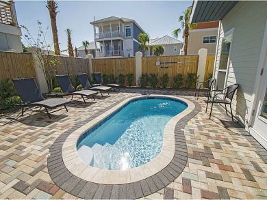 Luxury 5 Bedroom Home with Private Pool and Golf Cart