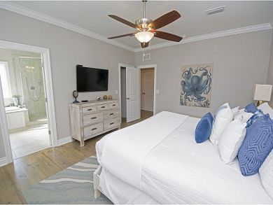 Luxury 5 Bedroom Home with Private Pool and Golf Cart