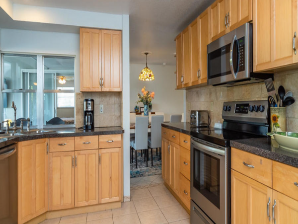 Super Four Bedroom Walk to Beach Home on Anna Maria Island