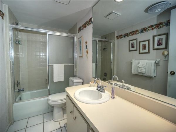 LONGBOAT KEY 1 BEDROOM CONDO ON THE BEACH