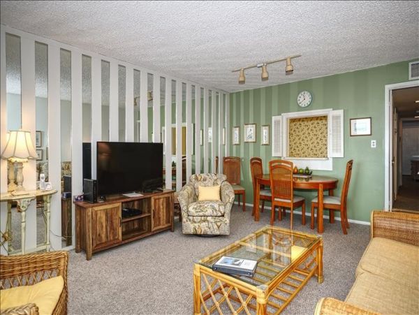 LONGBOAT KEY 1 BEDROOM CONDO ON THE BEACH