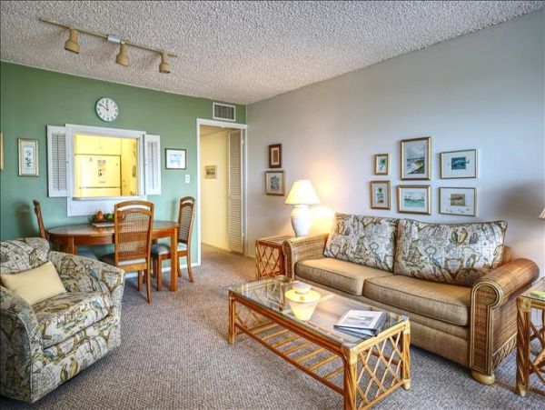 LONGBOAT KEY 1 BEDROOM CONDO ON THE BEACH