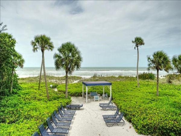 LONGBOAT KEY 1 BEDROOM CONDO ON THE BEACH