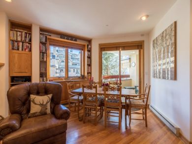 Two Bedroom Ski In Ski Out Condo - Sleeps 8 Guests