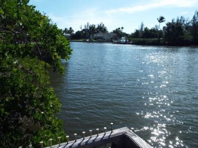 Longboat Key 2 Bedrooms Vacation Cottage Water Views