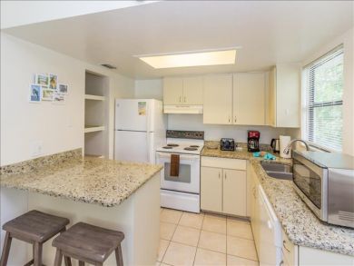 Bradenton Beach 2 Bedroom Vacation Rental Close to Beach