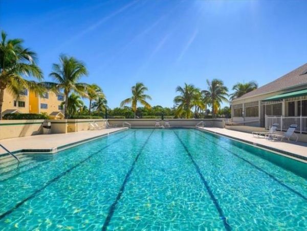 Longboat Key Vacation Townhome Two Bedrooms Sleeps Five