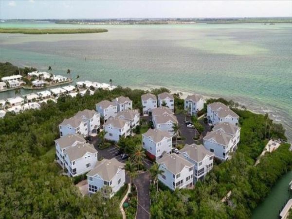 Longboat Key Vacation Townhome Two Bedrooms Sleeps Five