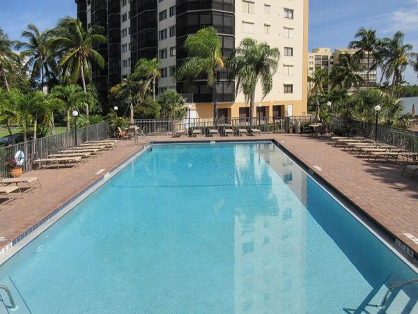 Bay Views & Private Beach Access 2 Bedroom Fort Myers Condo