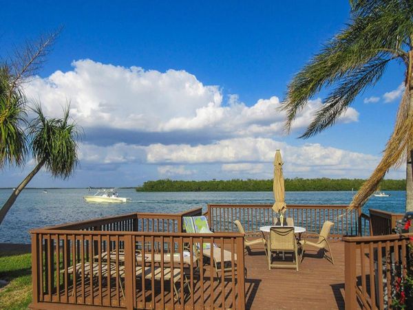 Bay Views & Private Beach Access 2 Bedroom Fort Myers Condo
