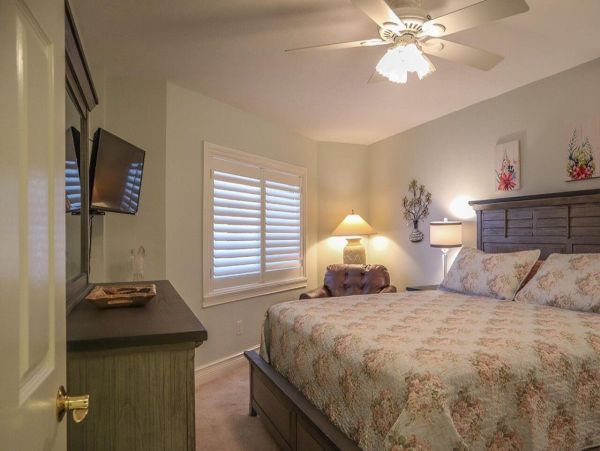 Bay Views & Private Beach Access 2 Bedroom Fort Myers Condo