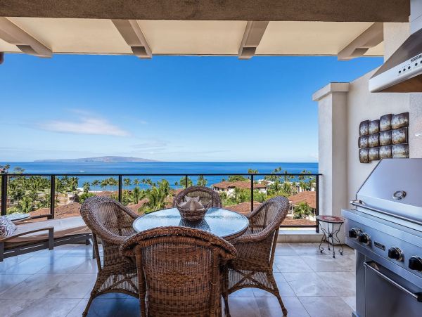 Two Bedroom Penthouse Condo Vacation Rental On Maui Sleeps 6