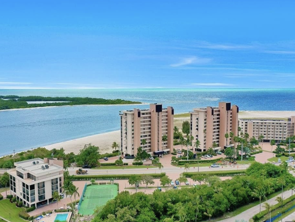 Beachfront Fort Myers Beach Rental Gulf Coast Condo with Pool & Lanai