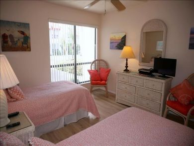 Brandenton Beach Vacation Condo Sleeps Six Guests