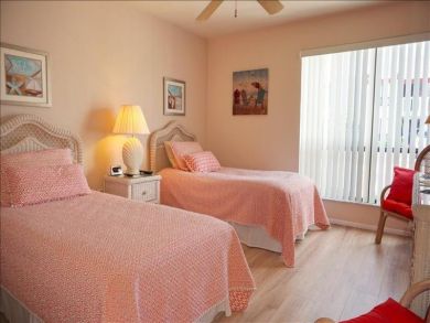 Brandenton Beach Vacation Condo Sleeps Six Guests