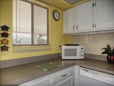 Charming Vacation Rental on Bradenton Beach. Call Today