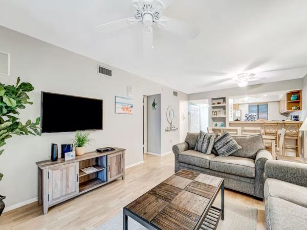 Waterfront Vacation Condo in Bradenton Beach Sleeps 5 Guests