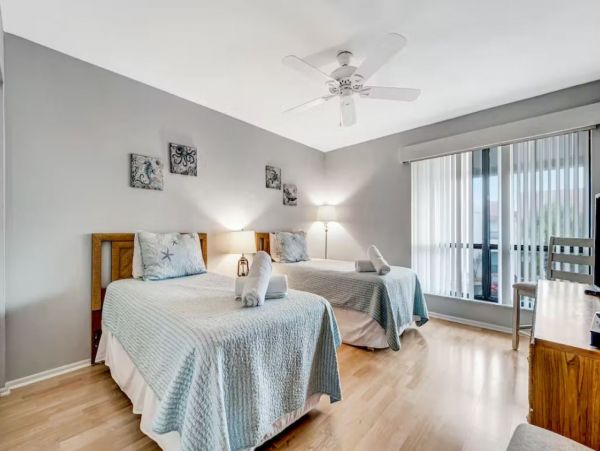 Waterfront Vacation Condo in Bradenton Beach Sleeps 5 Guests