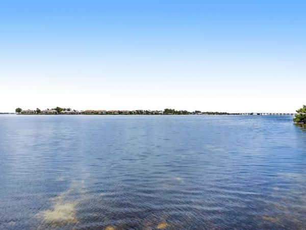 Waterfront Vacation Condo in Bradenton Beach Sleeps 5 Guests