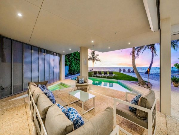 Siesta Key Luxury Vacation Rental | Gulf-Front 5 Bedroom with Pool