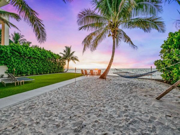 Siesta Key Luxury Vacation Rental | Gulf-Front 5 Bedroom with Pool