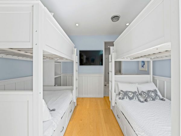 Siesta Key Luxury Vacation Rental | Gulf-Front 5 Bedroom with Pool