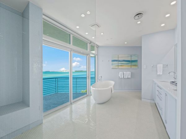 Siesta Key Luxury Vacation Rental | Gulf-Front 5 Bedroom with Pool