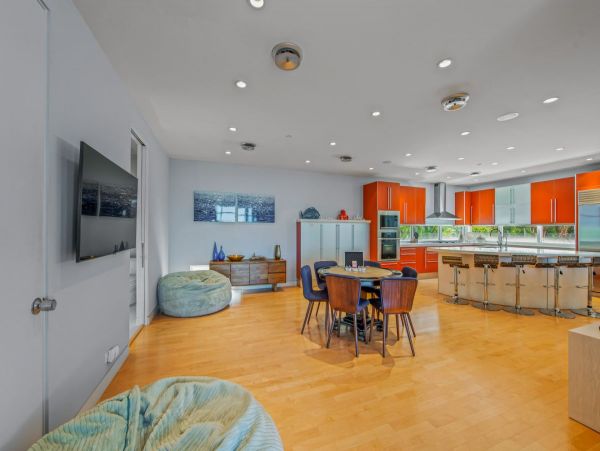 Siesta Key Luxury Vacation Rental | Gulf-Front 5 Bedroom with Pool