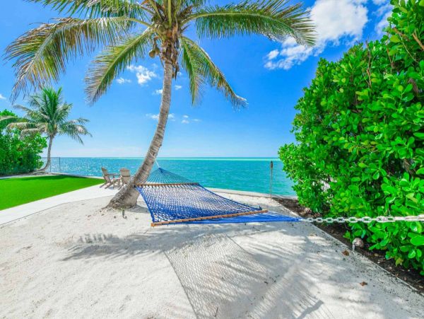 Siesta Key Luxury Vacation Rental | Gulf-Front 5 Bedroom with Pool