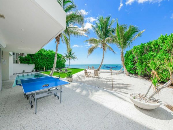 Siesta Key Luxury Vacation Rental | Gulf-Front 5 Bedroom with Pool