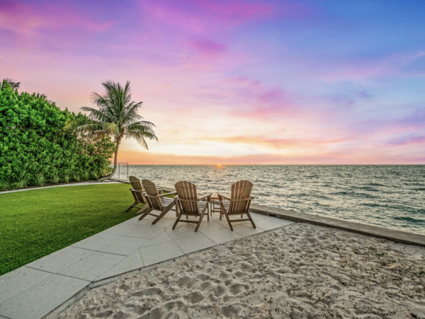 Siesta Key Luxury Vacation Rental | Gulf-Front 5 Bedroom with Pool