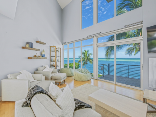 Siesta Key Luxury Vacation Rental | Gulf-Front 5 Bedroom with Pool