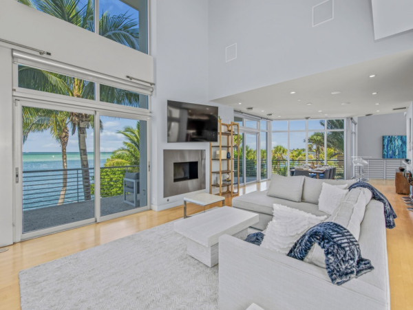 Siesta Key Luxury Vacation Rental | Gulf-Front 5 Bedroom with Pool