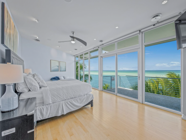 Siesta Key Luxury Vacation Rental | Gulf-Front 5 Bedroom with Pool