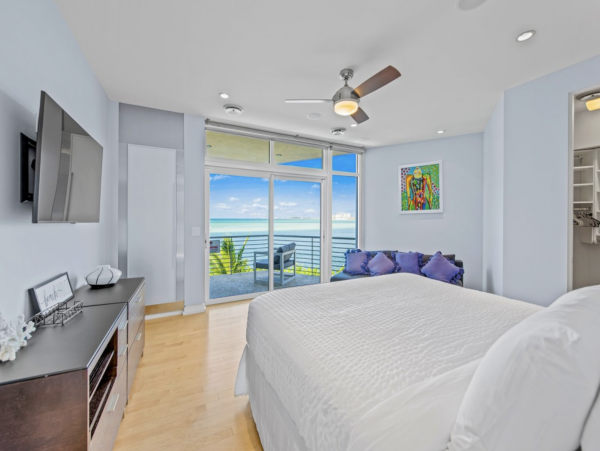 Siesta Key Luxury Vacation Rental | Gulf-Front 5 Bedroom with Pool