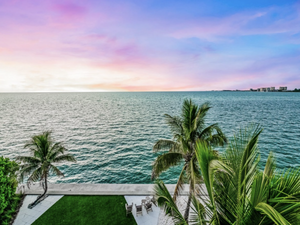 Siesta Key Luxury Vacation Rental | Gulf-Front 5 Bedroom with Pool