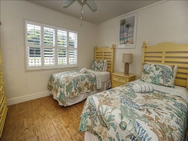 LONGBOAT KEY ON THE BEACH CONDO