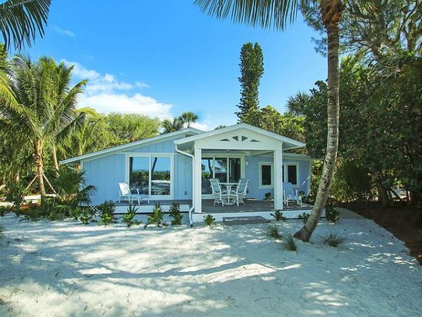 Charming Gulf Front 2 Bedroom Beach Vacation Home in Captiva
