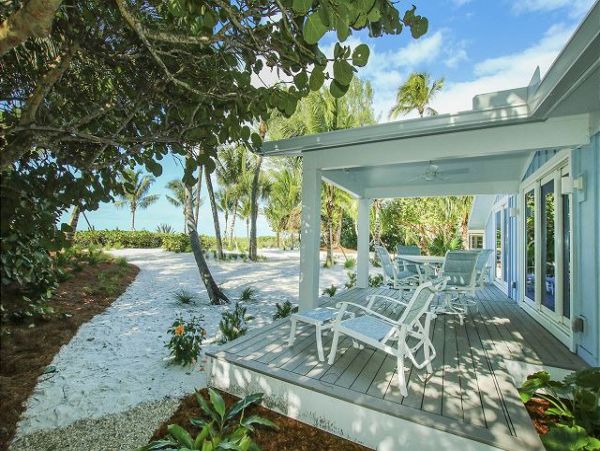 Charming Gulf Front 2 Bedroom Beach Vacation Home in Captiva
