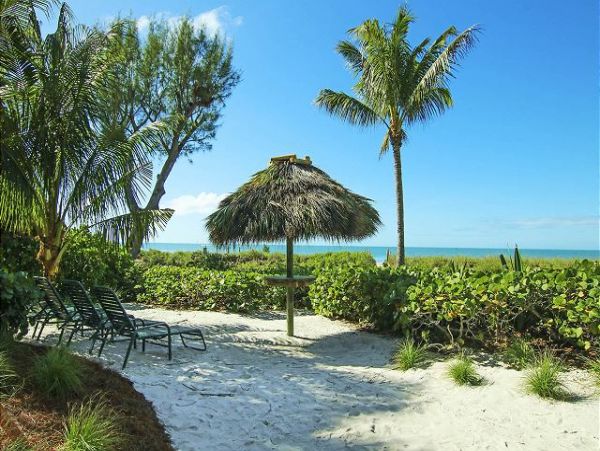 Charming Gulf Front 2 Bedroom Beach Vacation Home in Captiva