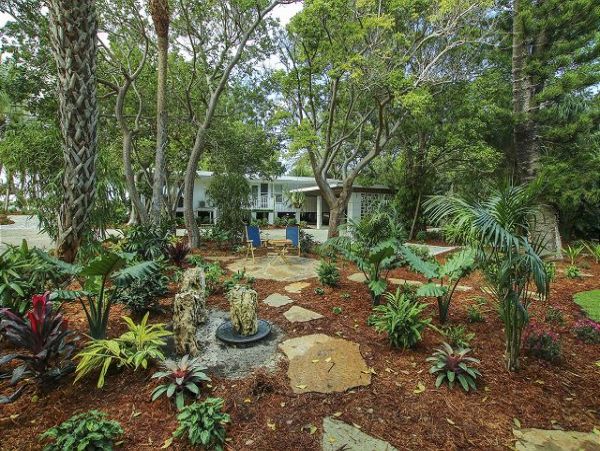 Charming Gulf Front 2 Bedroom Beach Vacation Home in Captiva