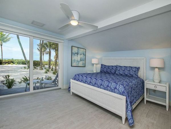 Charming Gulf Front 2 Bedroom Beach Vacation Home in Captiva