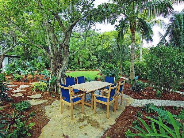 Charming Gulf Front 2 Bedroom Beach Vacation Home in Captiva