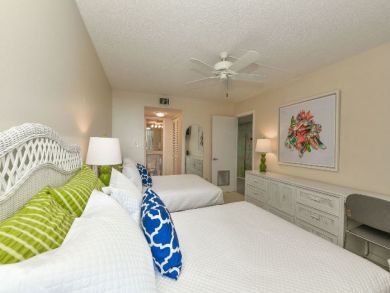 Two Bedroom Condo with Partial Gulf Views Sleeps 6