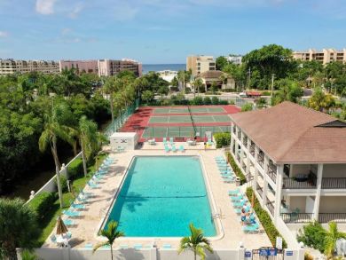 Two Bedroom Condo with Partial Gulf Views Sleeps 6