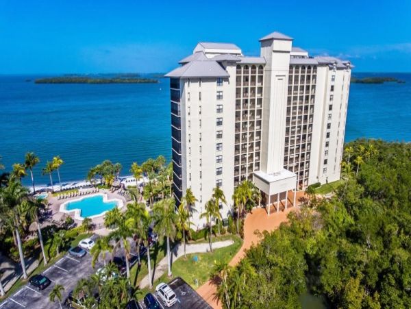 Beautiful Vacation Condo in Fort Myers 2 Bedrooms Sleeps 6