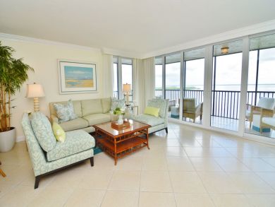Stunning Bay Views 2 Bedroom Sanibel Vacation Condo