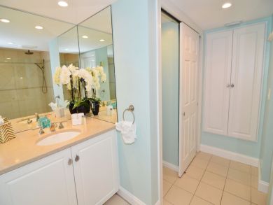 Stunning Bay Views 2 Bedroom Sanibel Vacation Condo